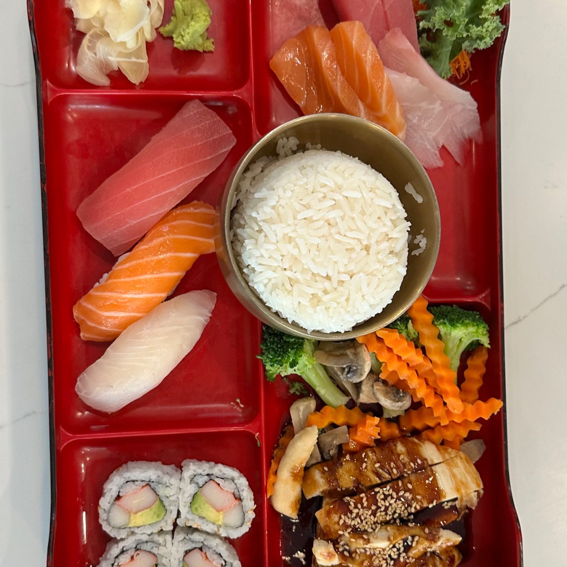 Sushi Sashimi & Teriyaki Combination.