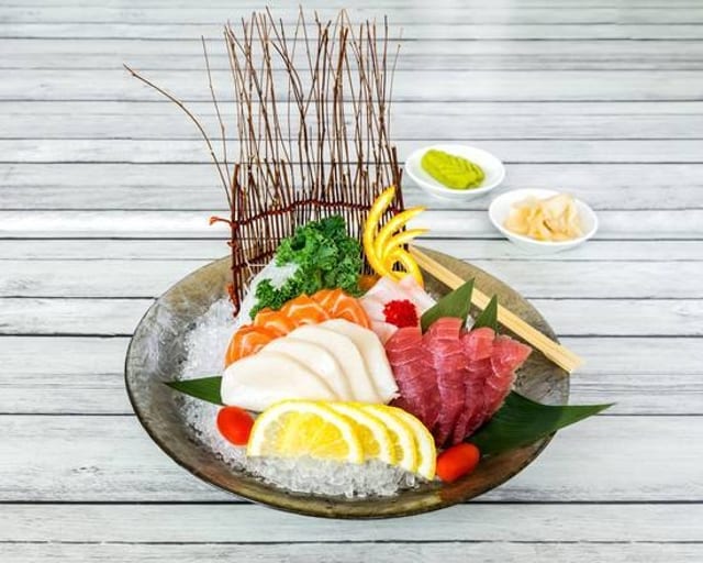 Sashimi Moriawase.